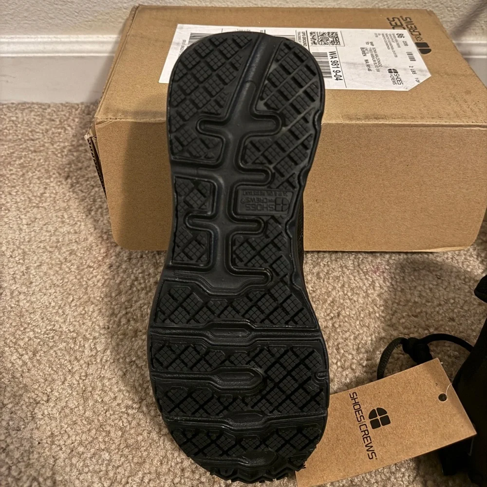 Shoes for Crews water and slip resistant shoes for kitchen jobs. - Picture 2 of 4